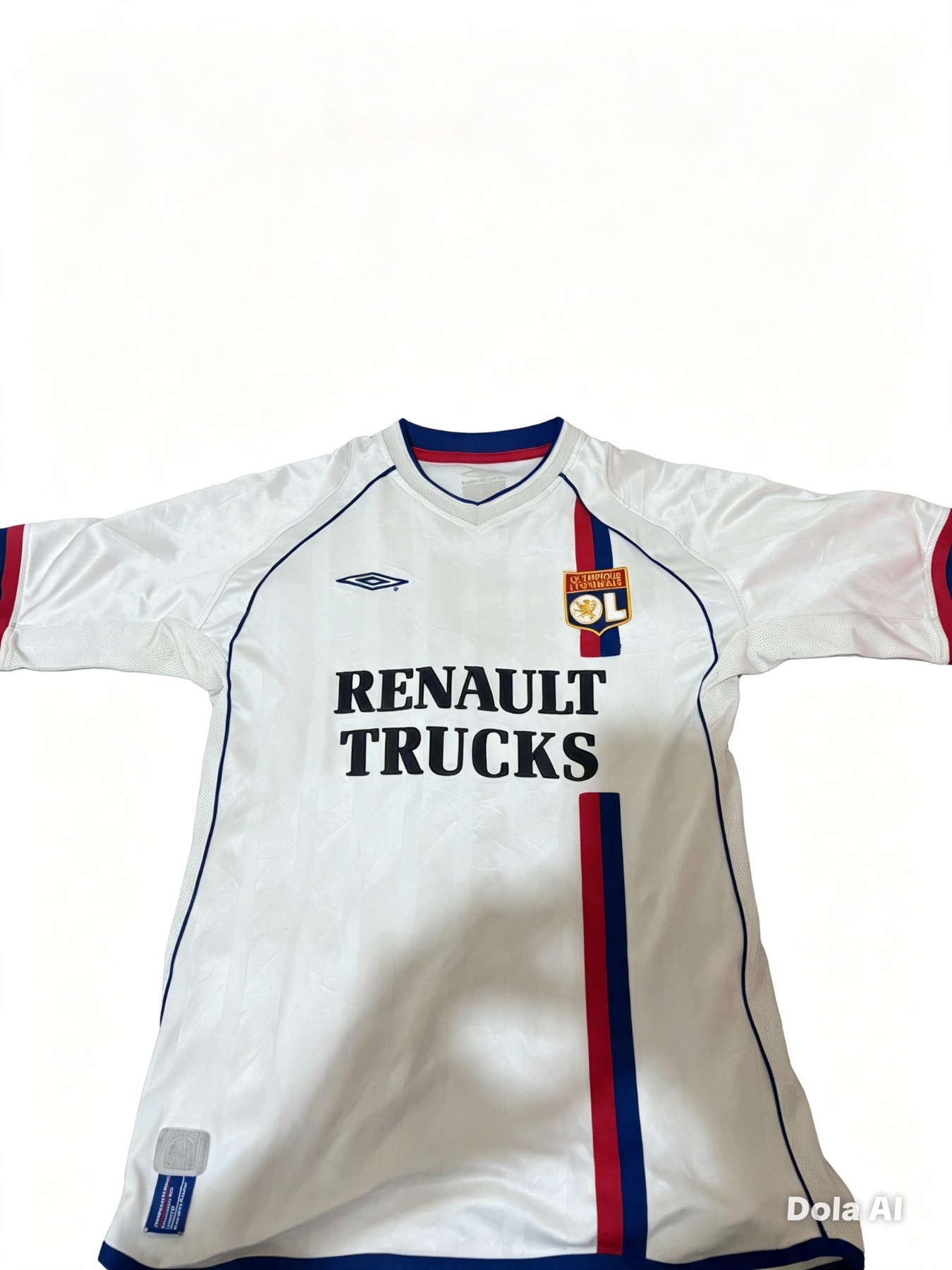 vintage-umbro-lyon-2003-04-away-white-shirt-front-view-renault-trucks-sponsor